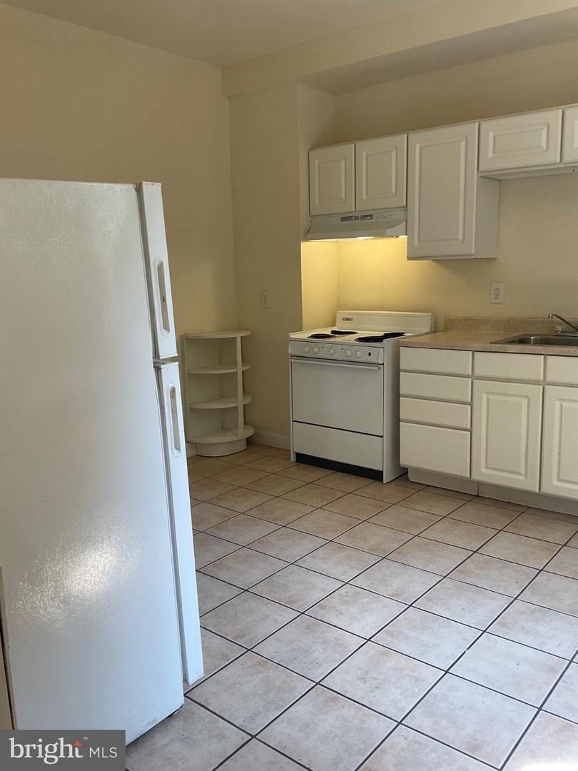 2525 Barclay St Property Photo 6