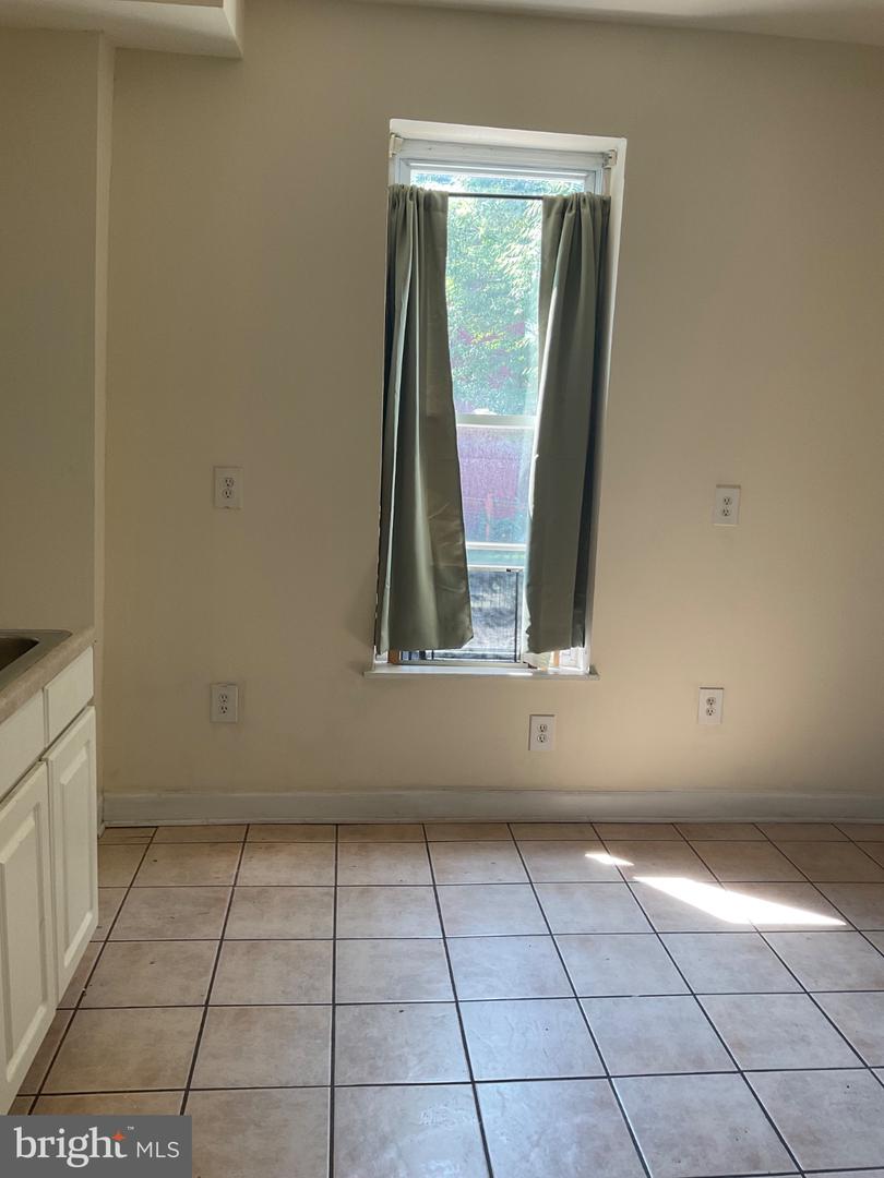 2525 Barclay St Property Photo 8