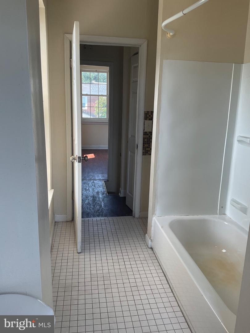 2525 Barclay St Property Photo 12