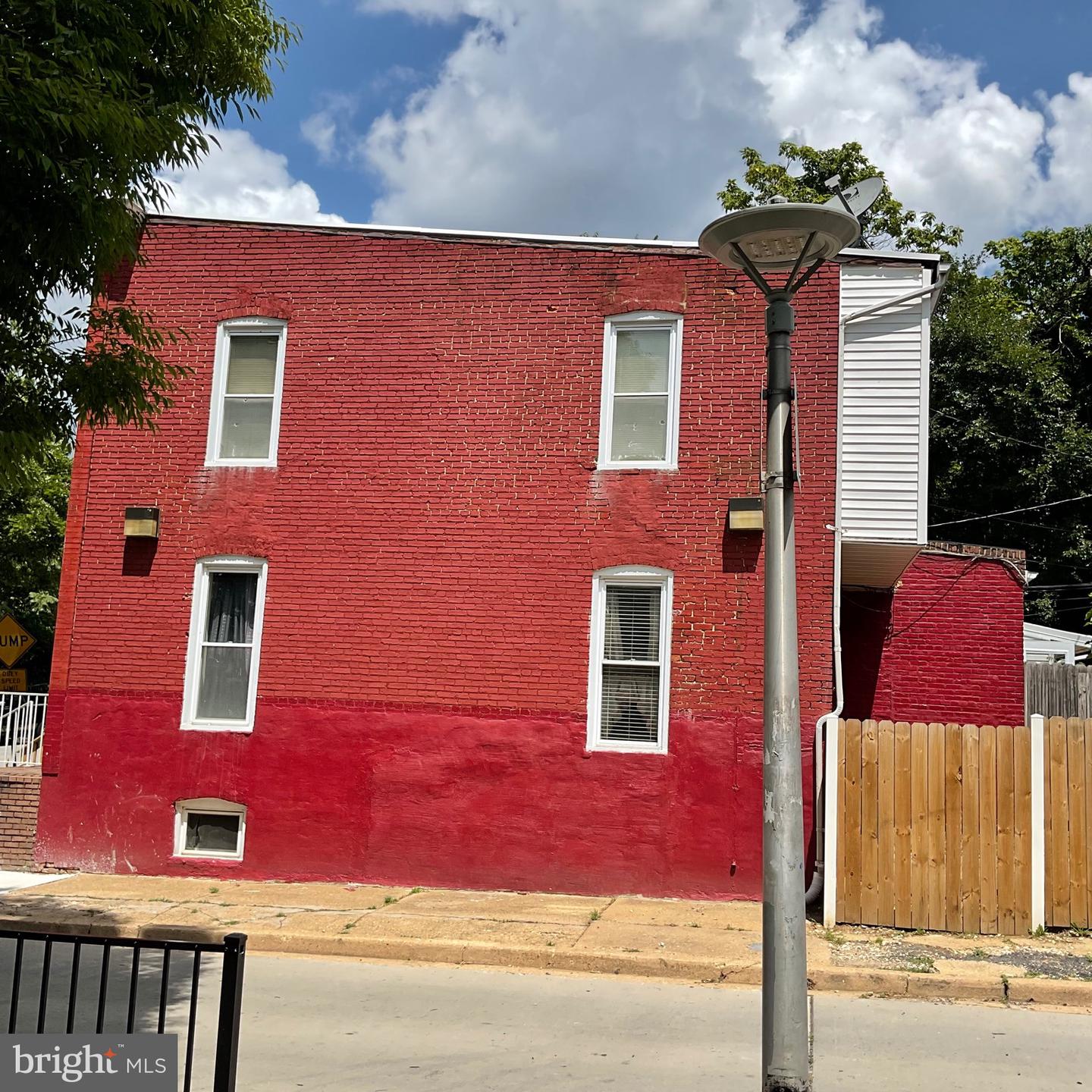 2525 Barclay St Property Photo 14