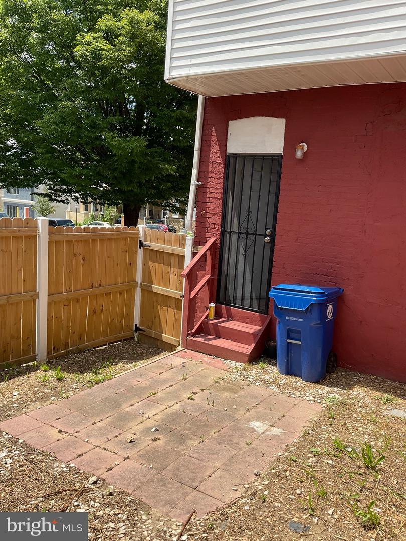 2525 Barclay St Property Photo 17