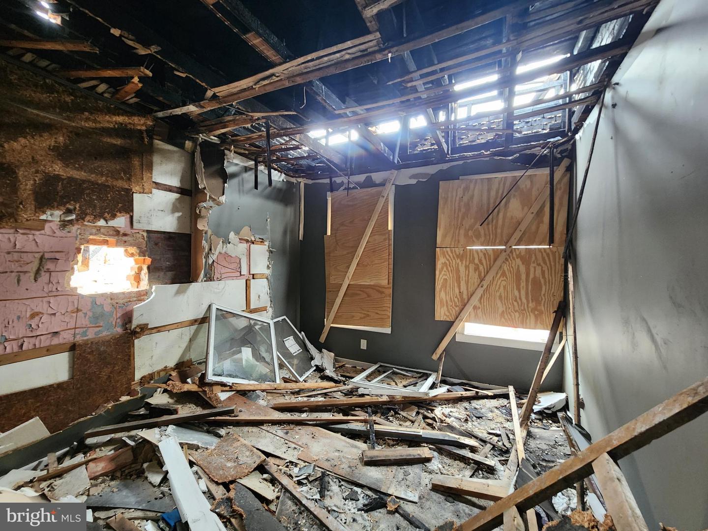 2105 Wilhelm St Property Photo 5