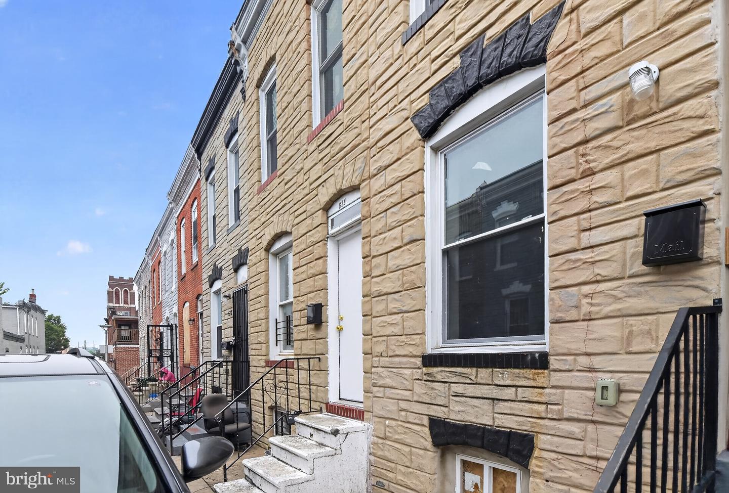 511 N Port St Property Photo 2