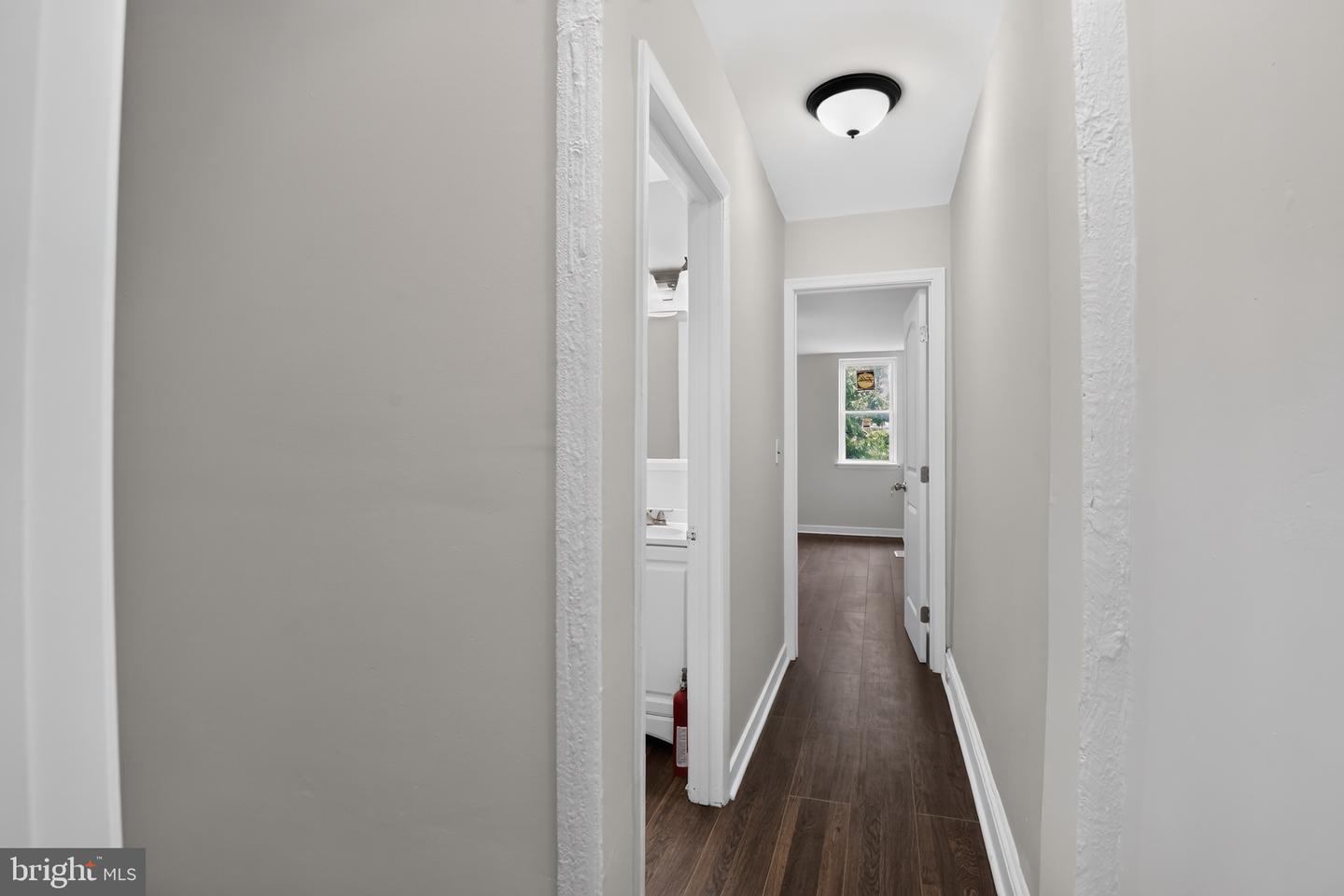 511 N Port St Property Photo 13