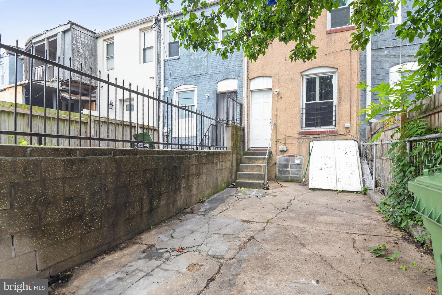511 N Port St Property Photo 19