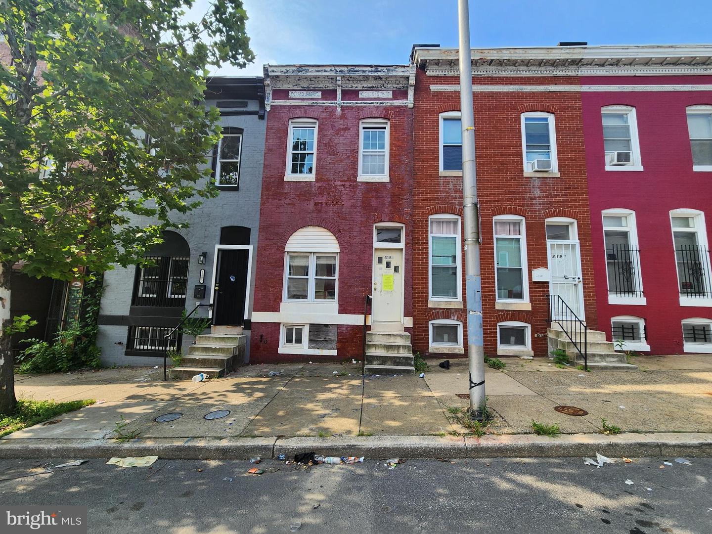 2585 W Baltimore St Property Photo 1