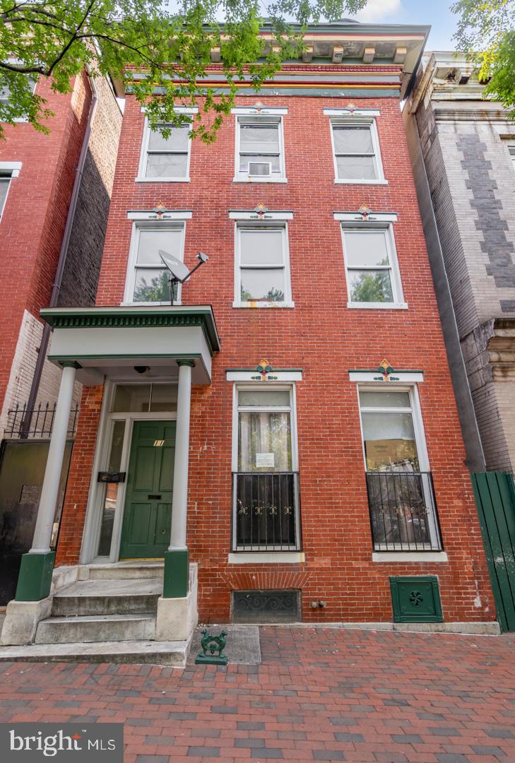 11 S Broadway Property Photo 2