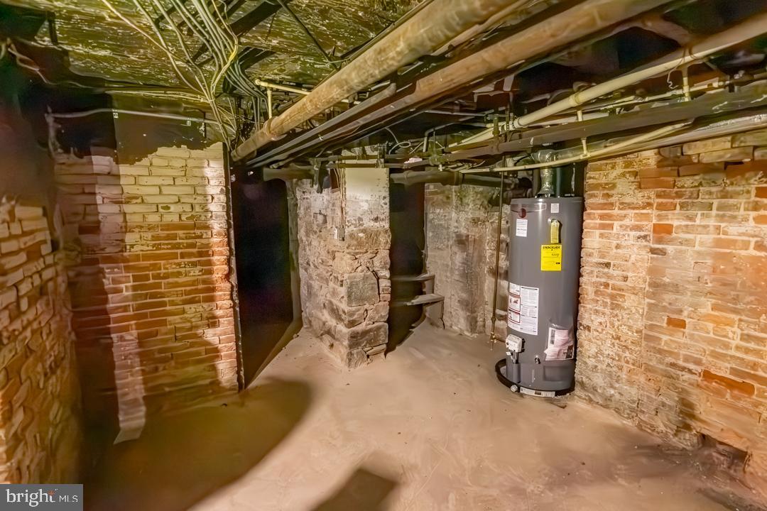 11 S Broadway Property Photo 19