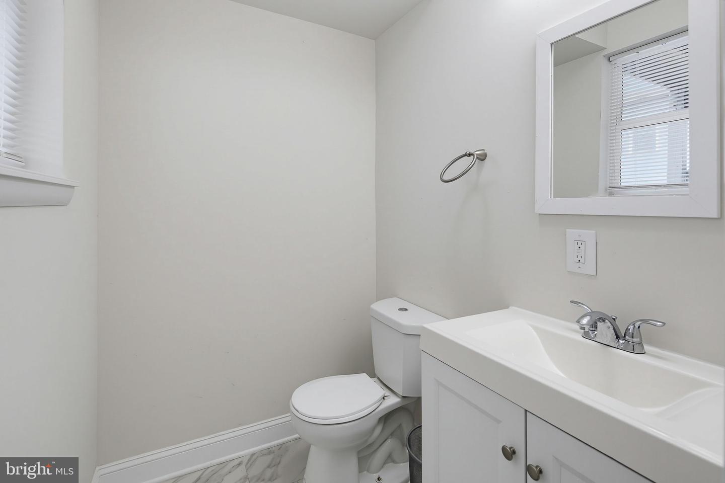 727 N Chester St Property Photo 12