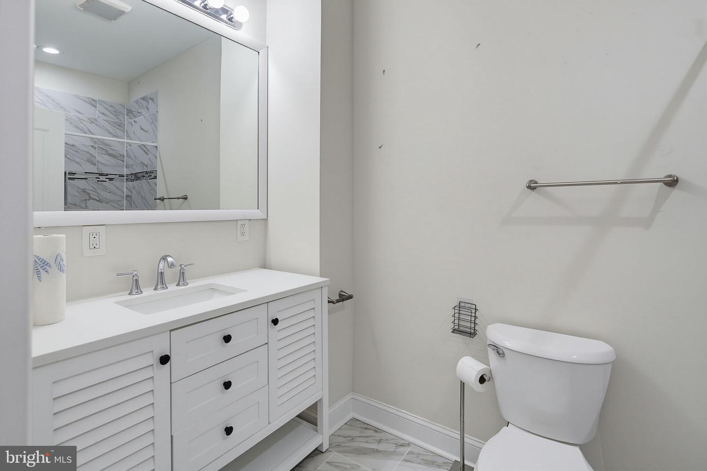727 N Chester St Property Photo 17