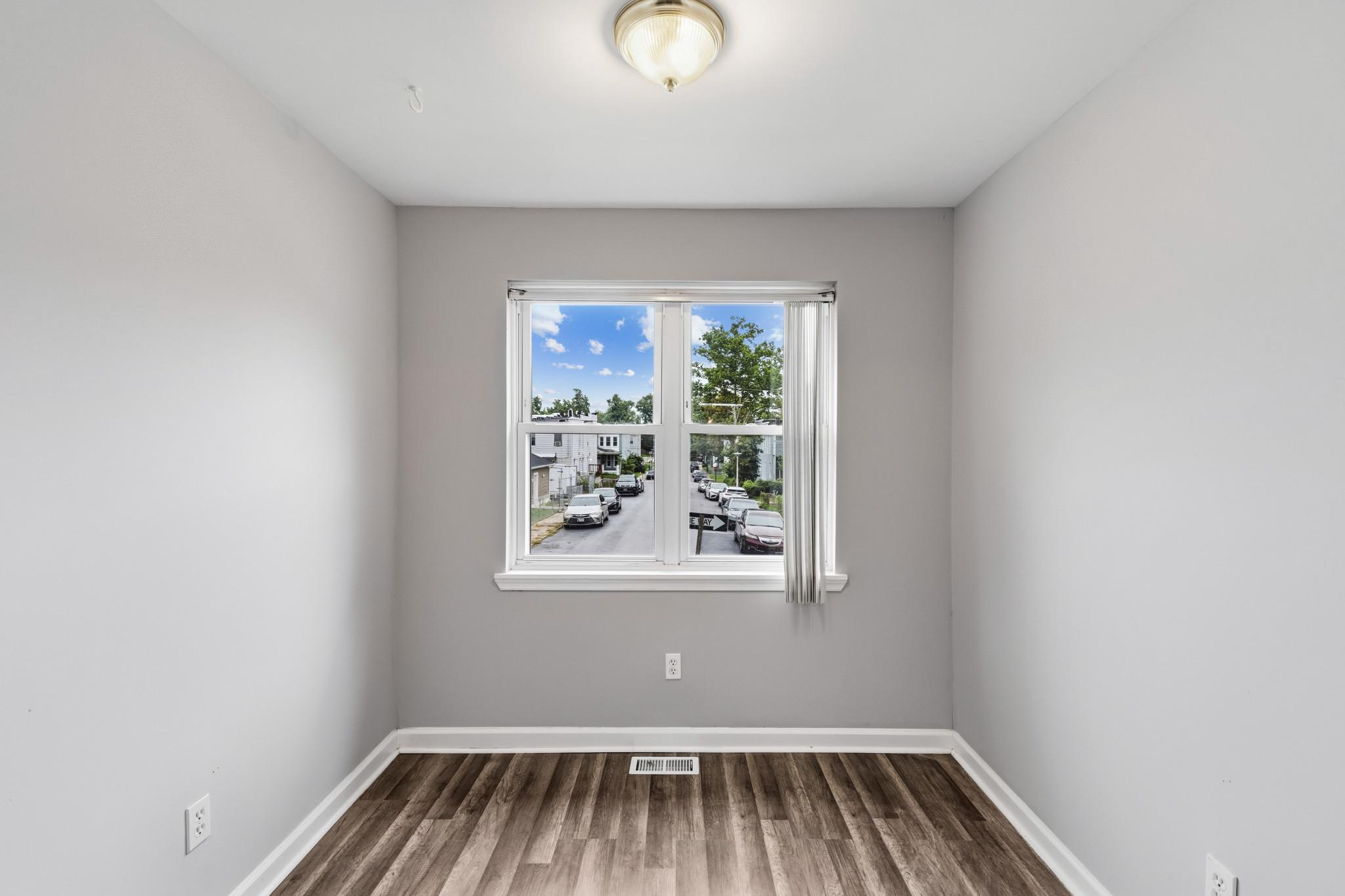 749 Cator Ave Property Photo 3