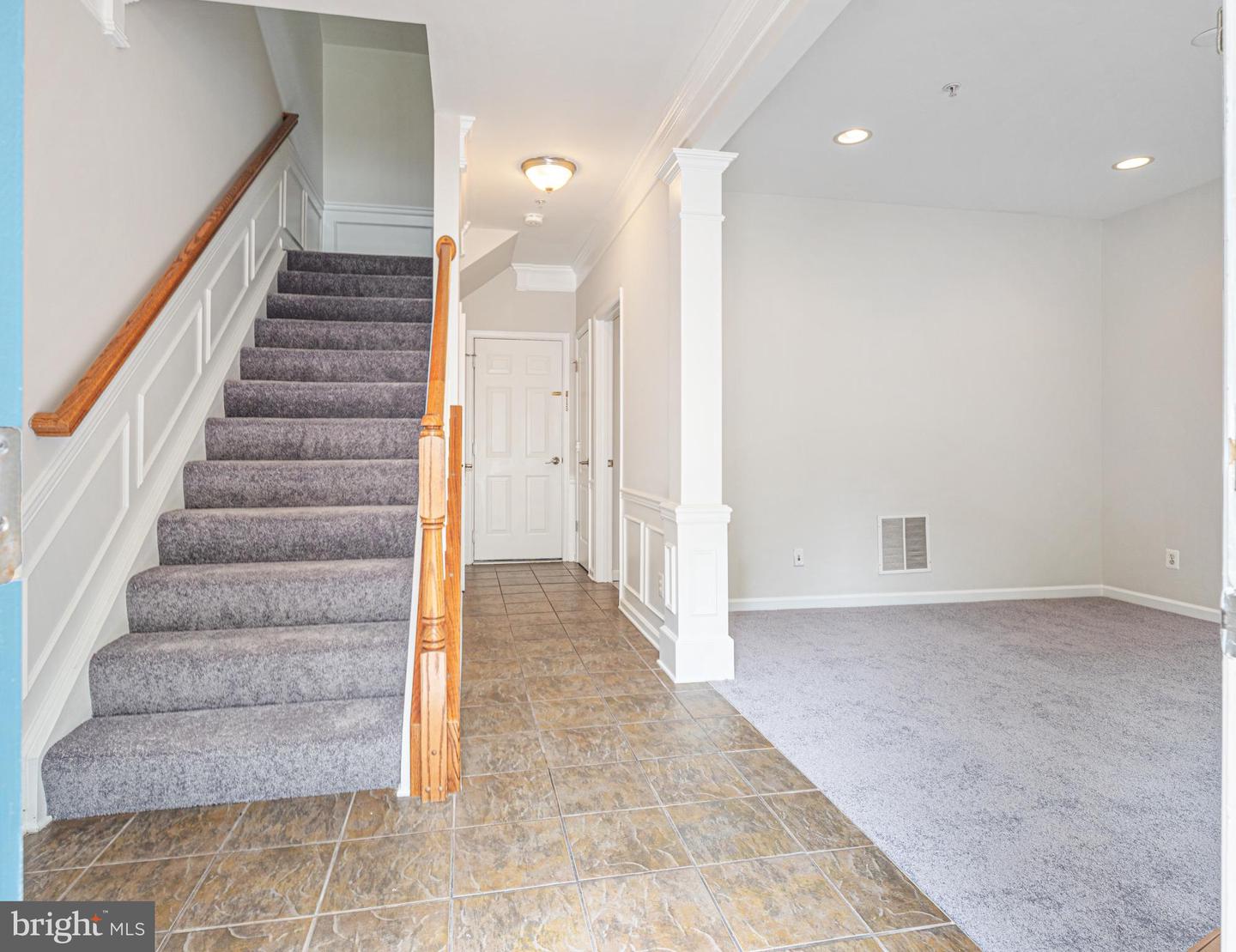 1434 Steuart St Property Photo 3