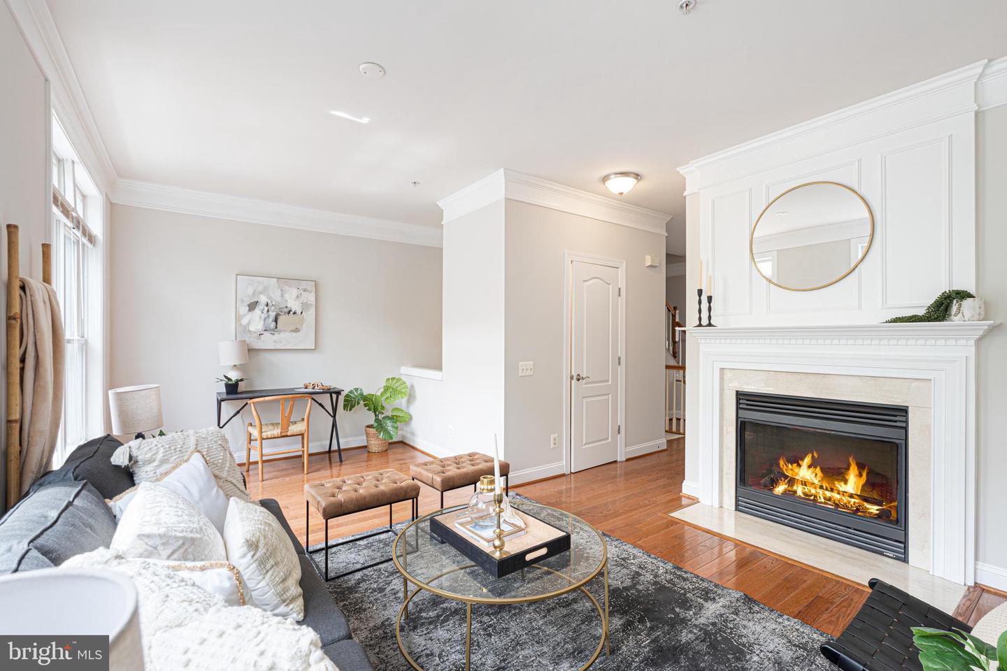 1434 Steuart St Property Photo 8