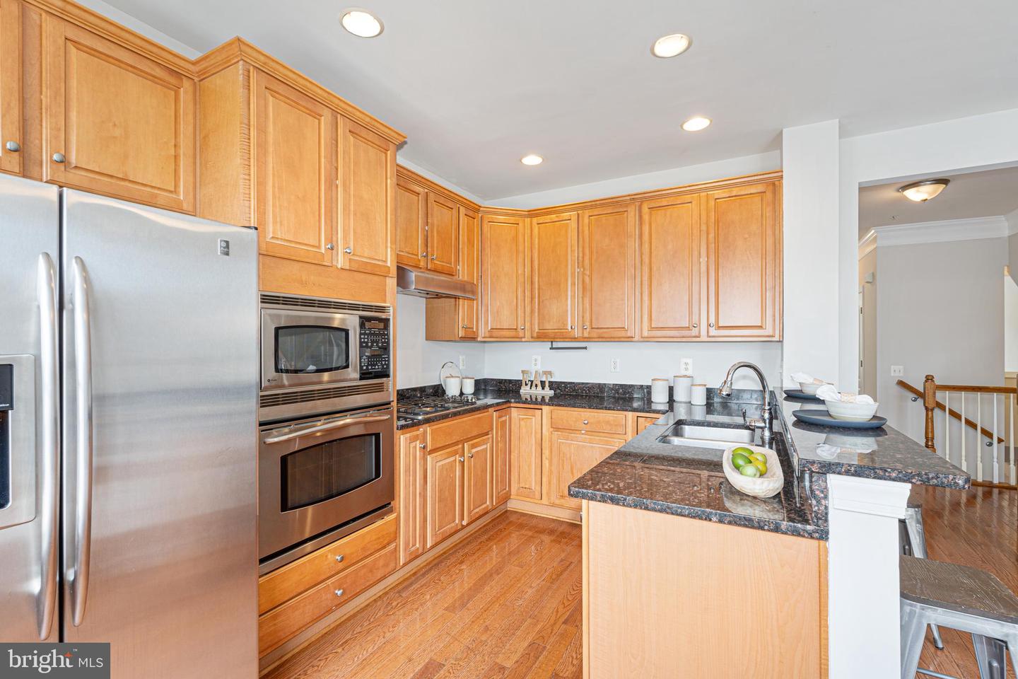 1434 Steuart St Property Photo 14