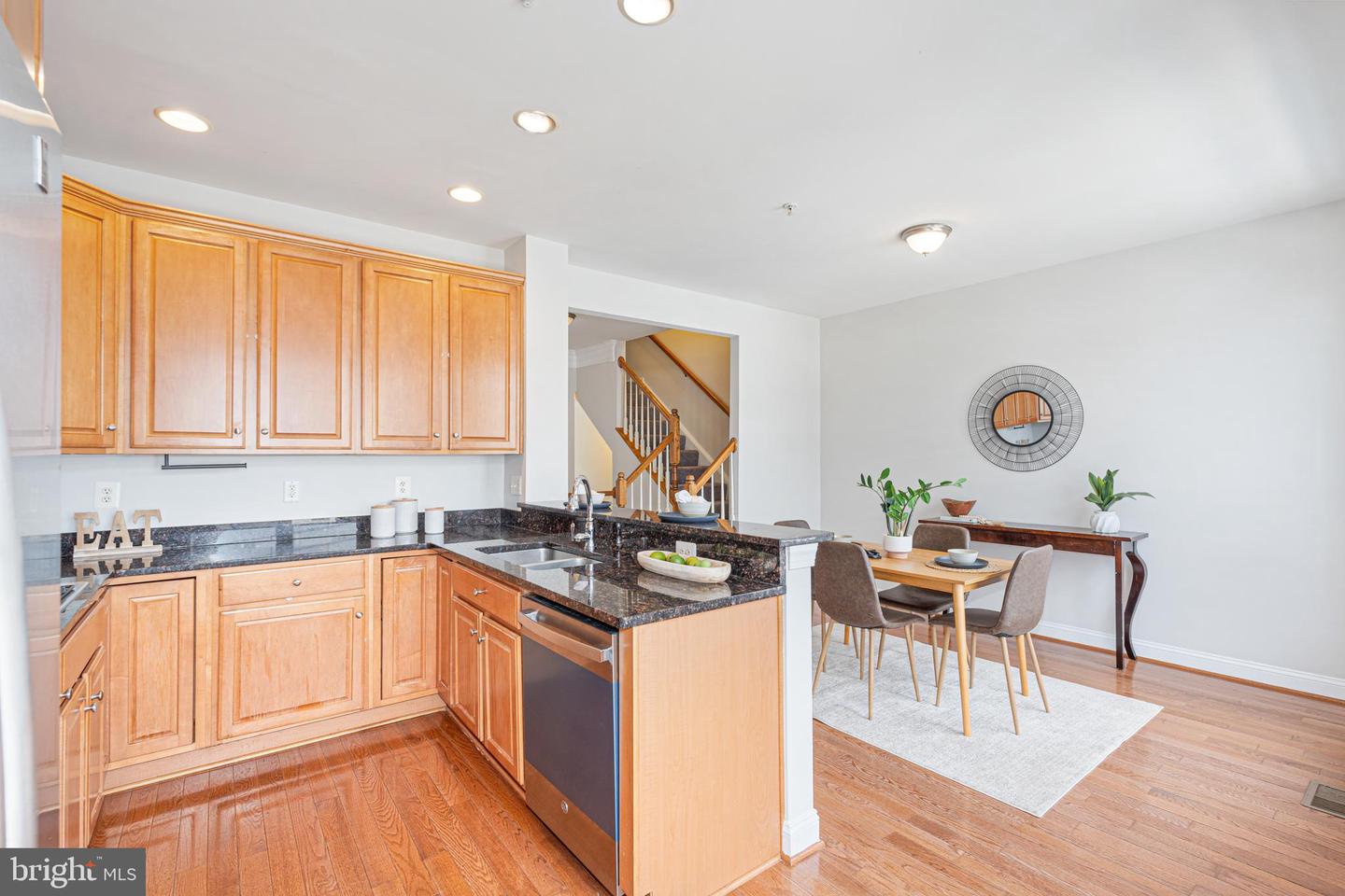 1434 Steuart St Property Photo 15