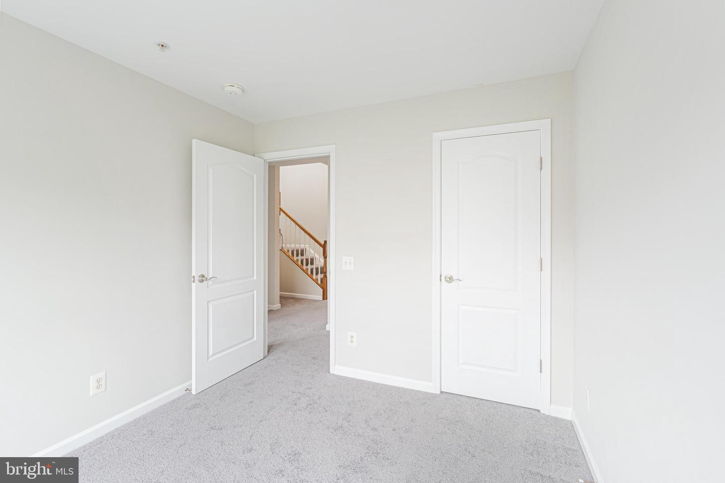 1434 Steuart St Property Photo 19