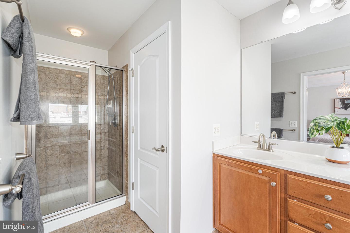 1434 Steuart St Property Photo 26