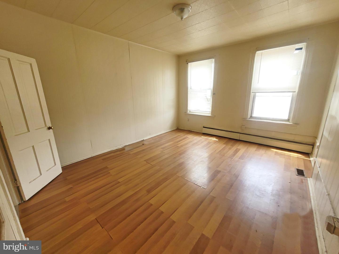 2624 E Hoffman St Property Photo 18