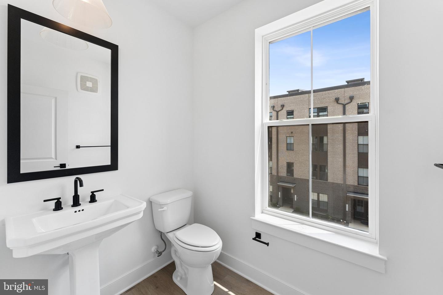 108b Locke St #lot 2019 Property Photo 5