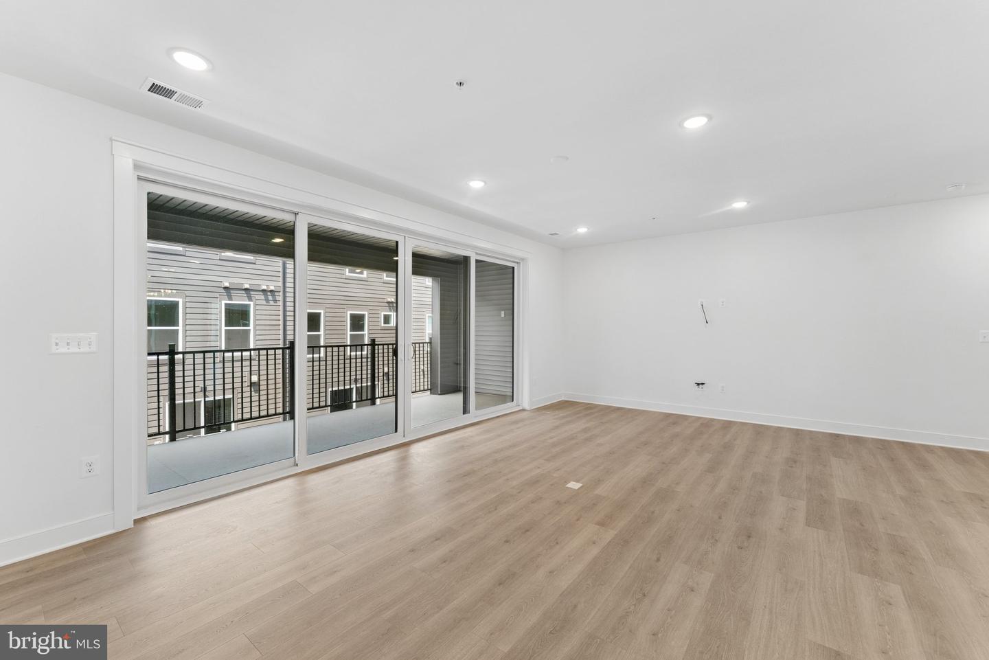 108b Locke St #lot 2019 Property Photo 6