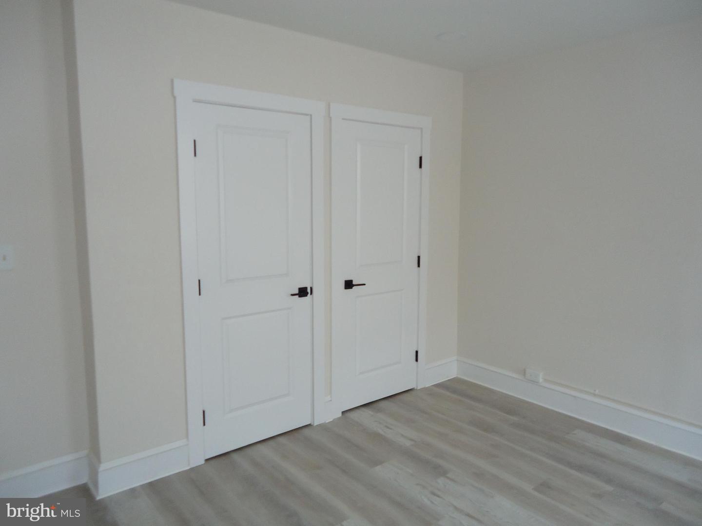 2807 Clifton Ave Property Photo 14
