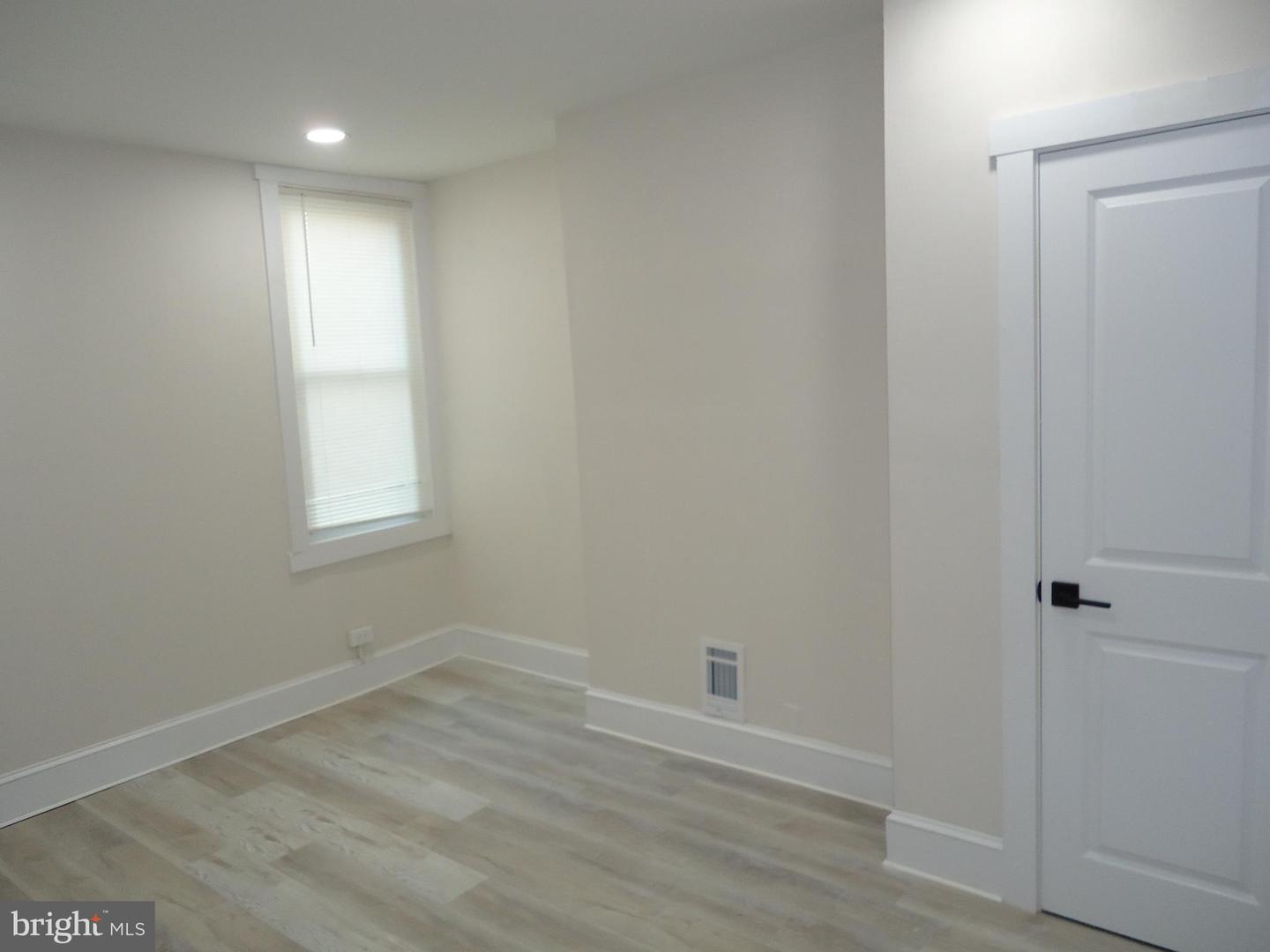 2807 Clifton Ave Property Photo 16