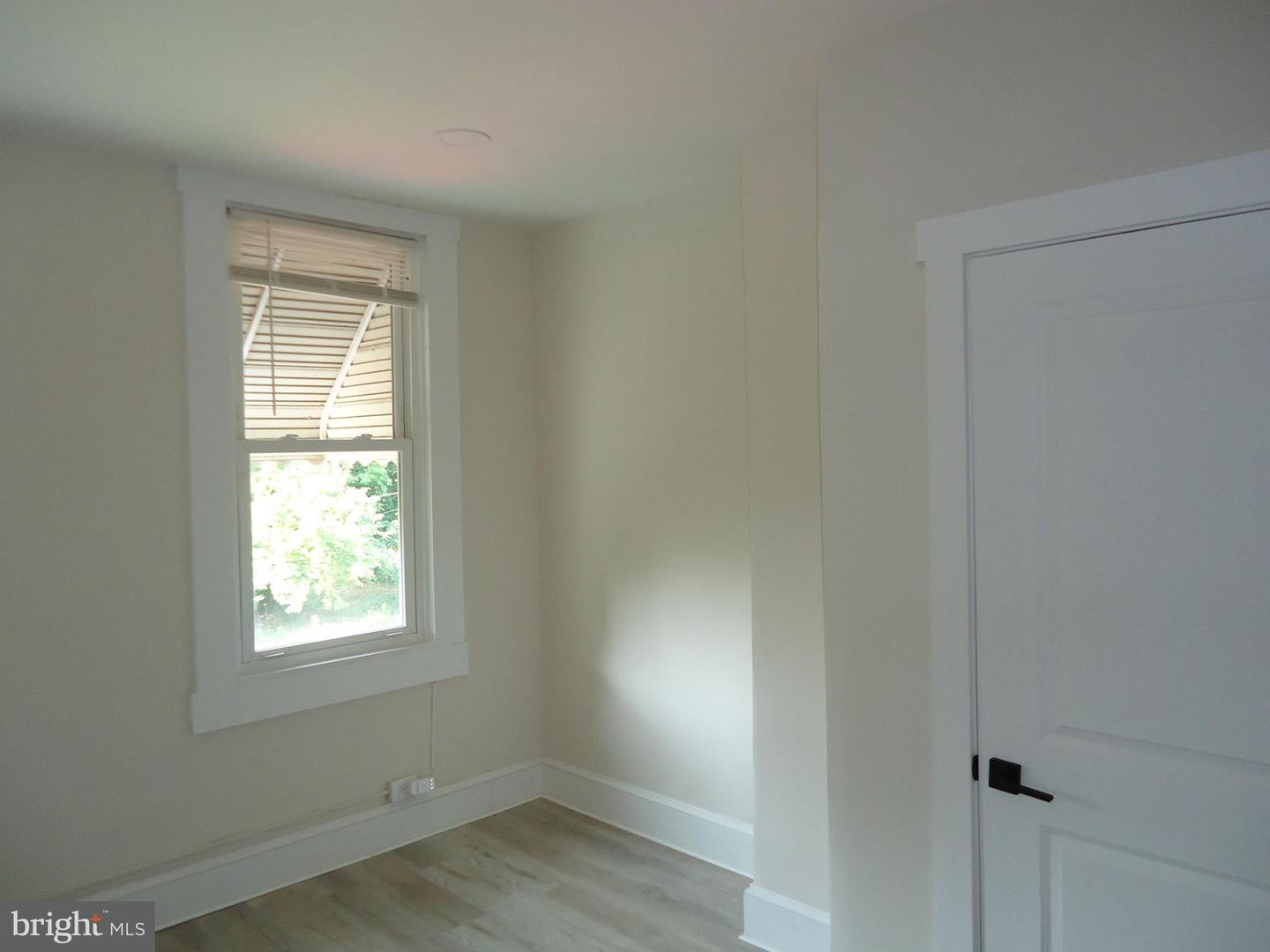 2807 Clifton Ave Property Photo 17