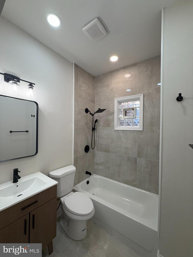 2807 Clifton Ave Property Photo 21