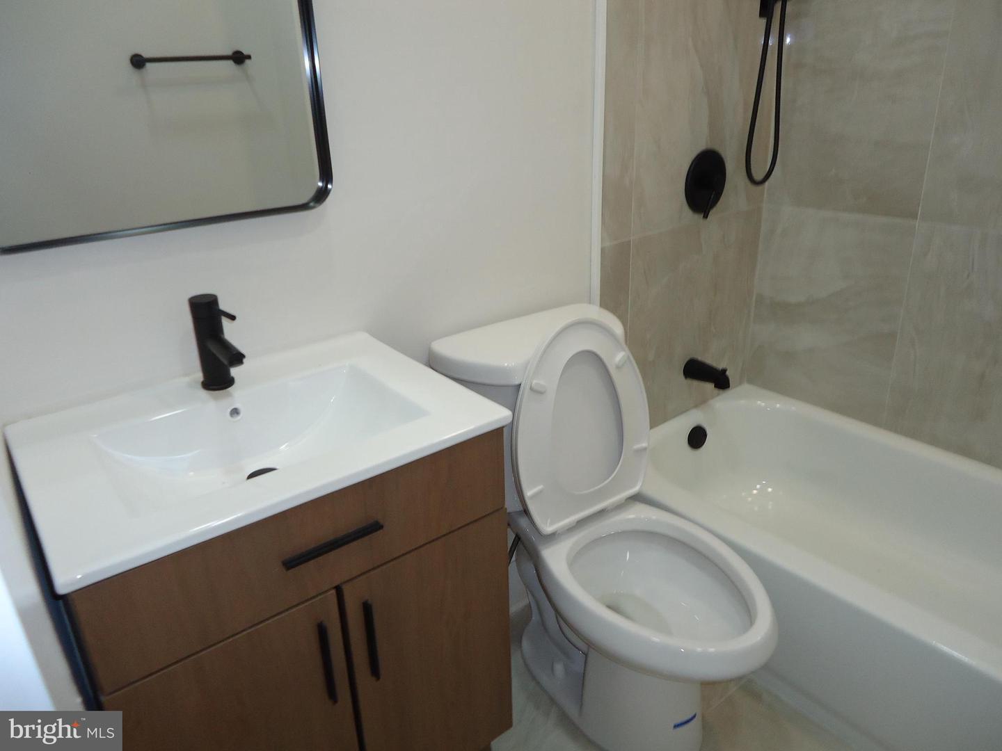 2807 Clifton Ave Property Photo 23