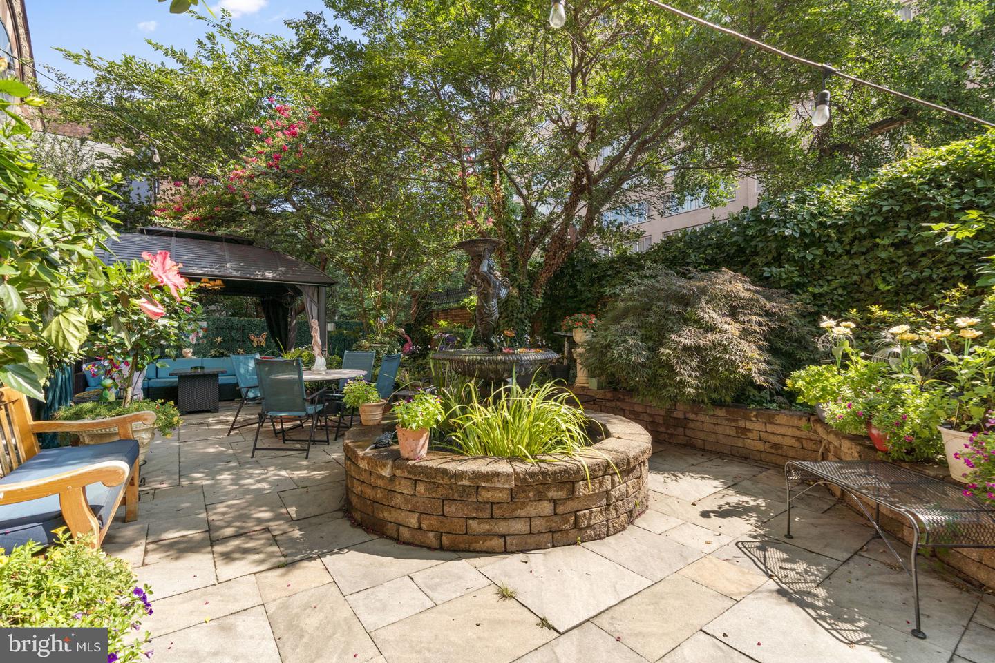 106 E Chase St Property Photo 4