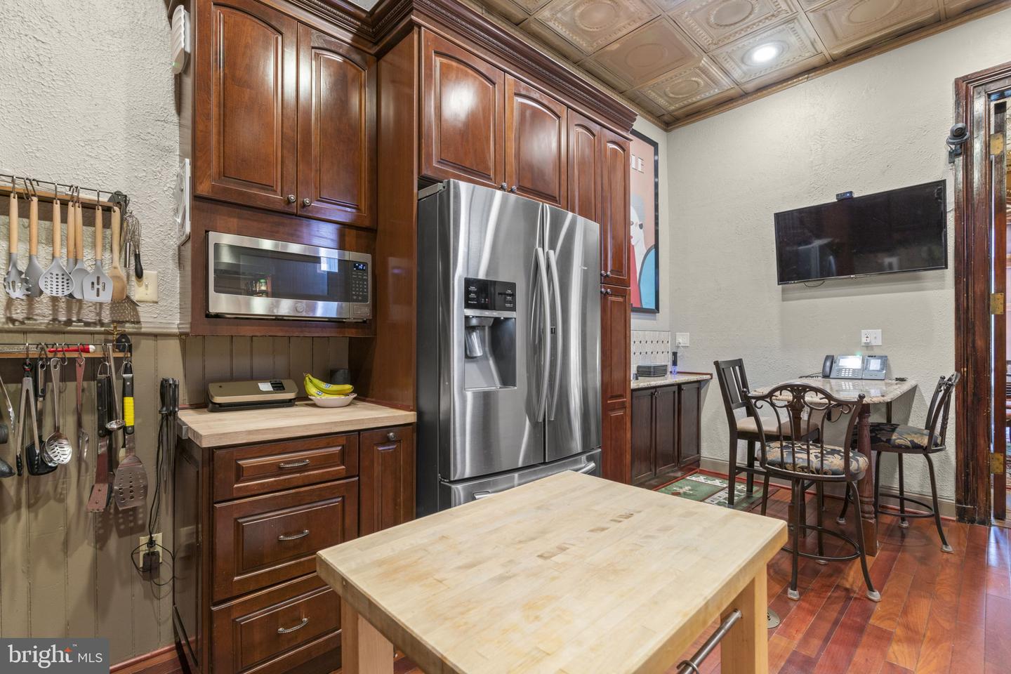 106 E Chase St Property Photo 36