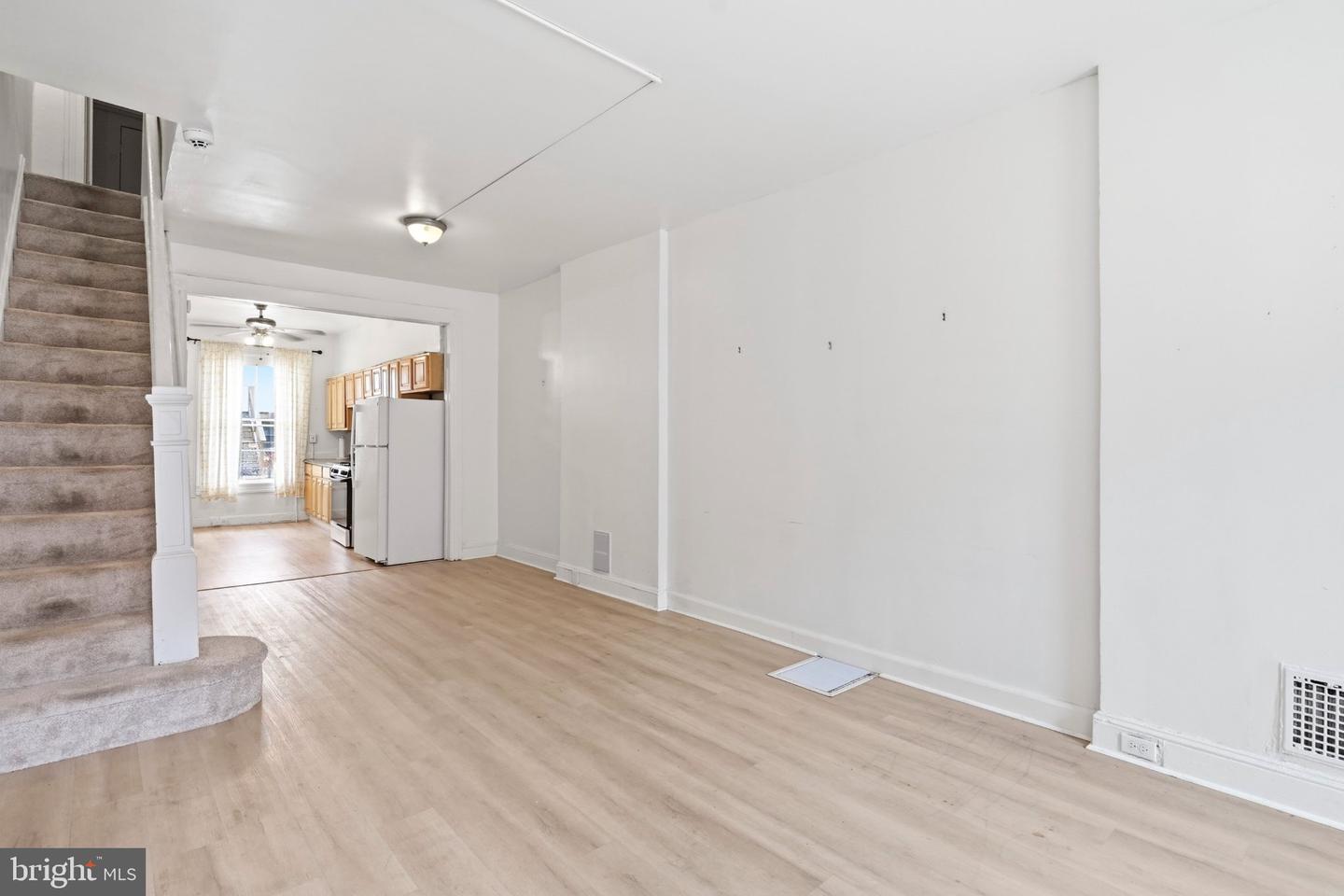 417 N Streeper St Property Photo 3