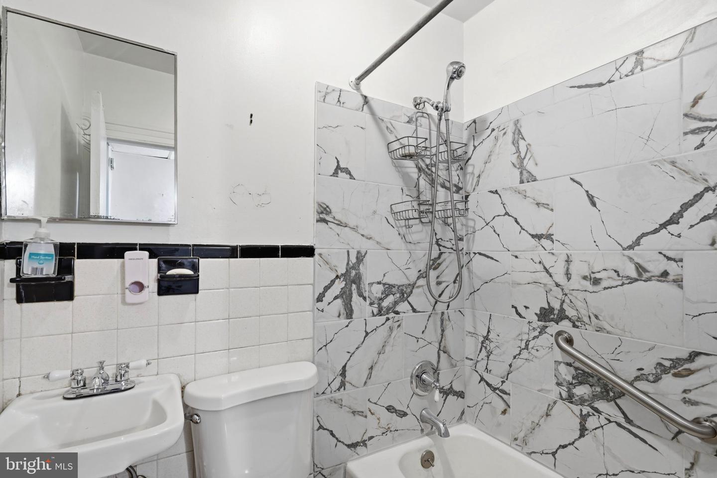 417 N Streeper St Property Photo 17