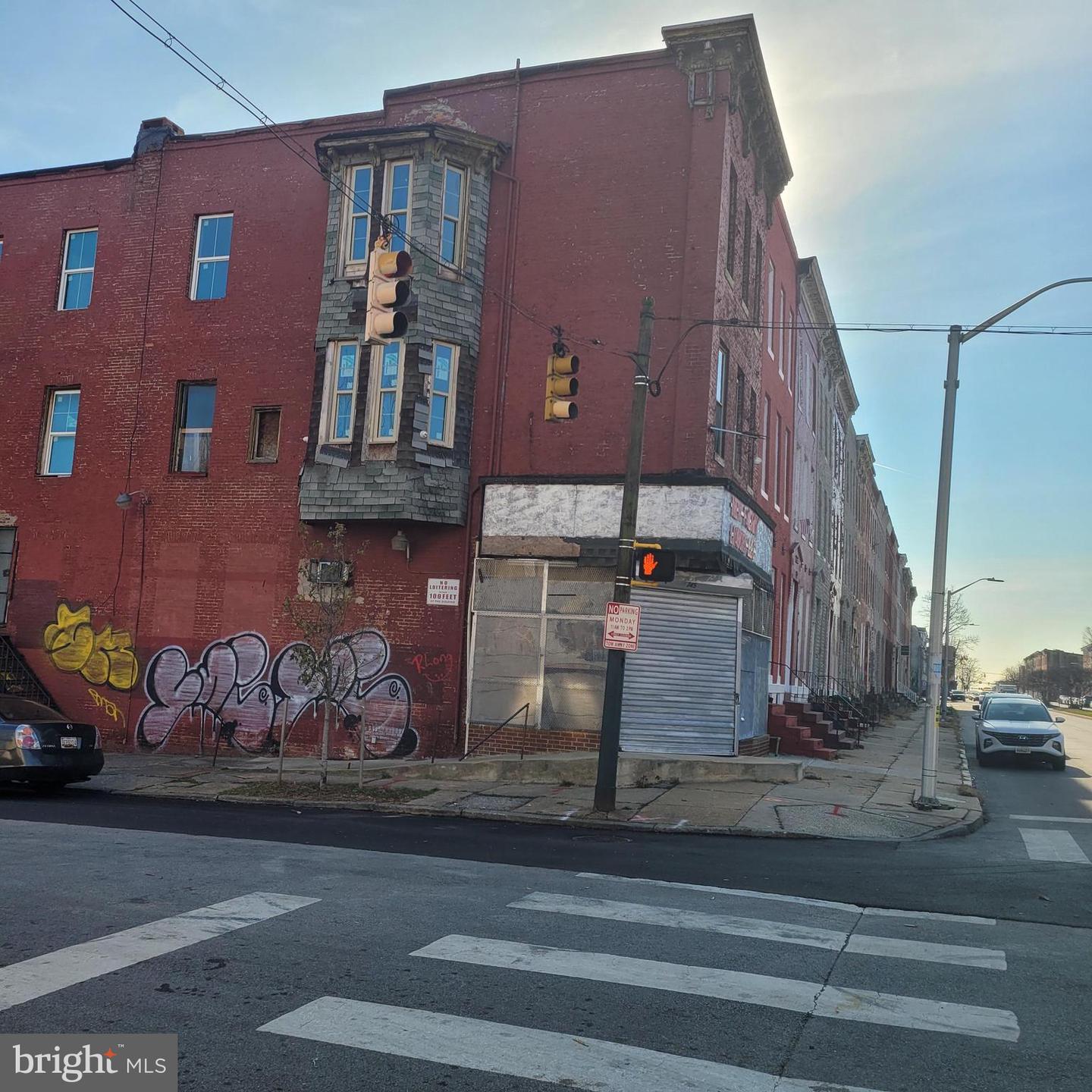 745 N Fulton Ave Property Photo 1