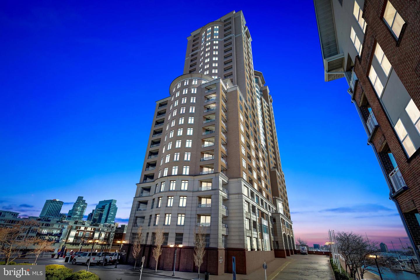 100 Harborview Dr #307 Property Photo 1