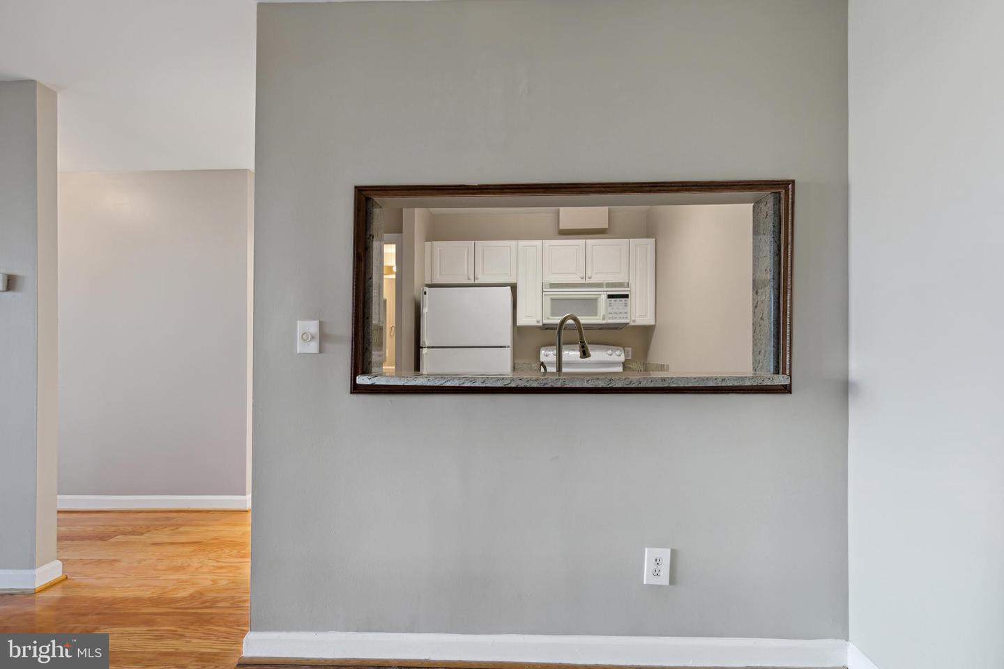 100 Harborview Dr #307 Property Photo 11