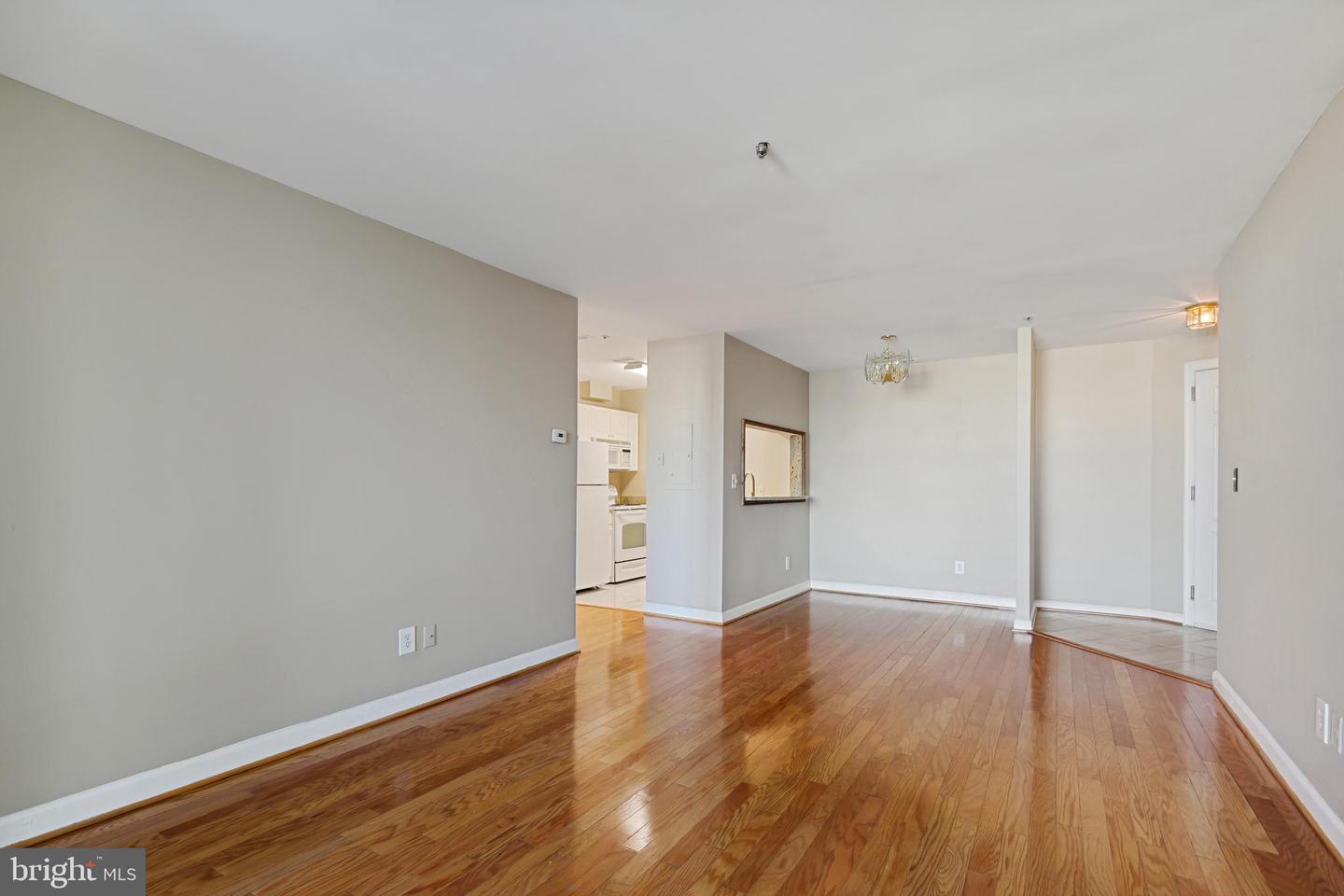 100 Harborview Dr #307 Property Photo 13
