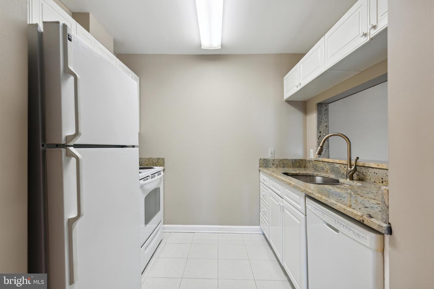 100 Harborview Dr #307 Property Photo 15