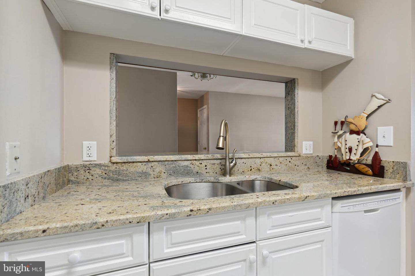 100 Harborview Dr #307 Property Photo 18