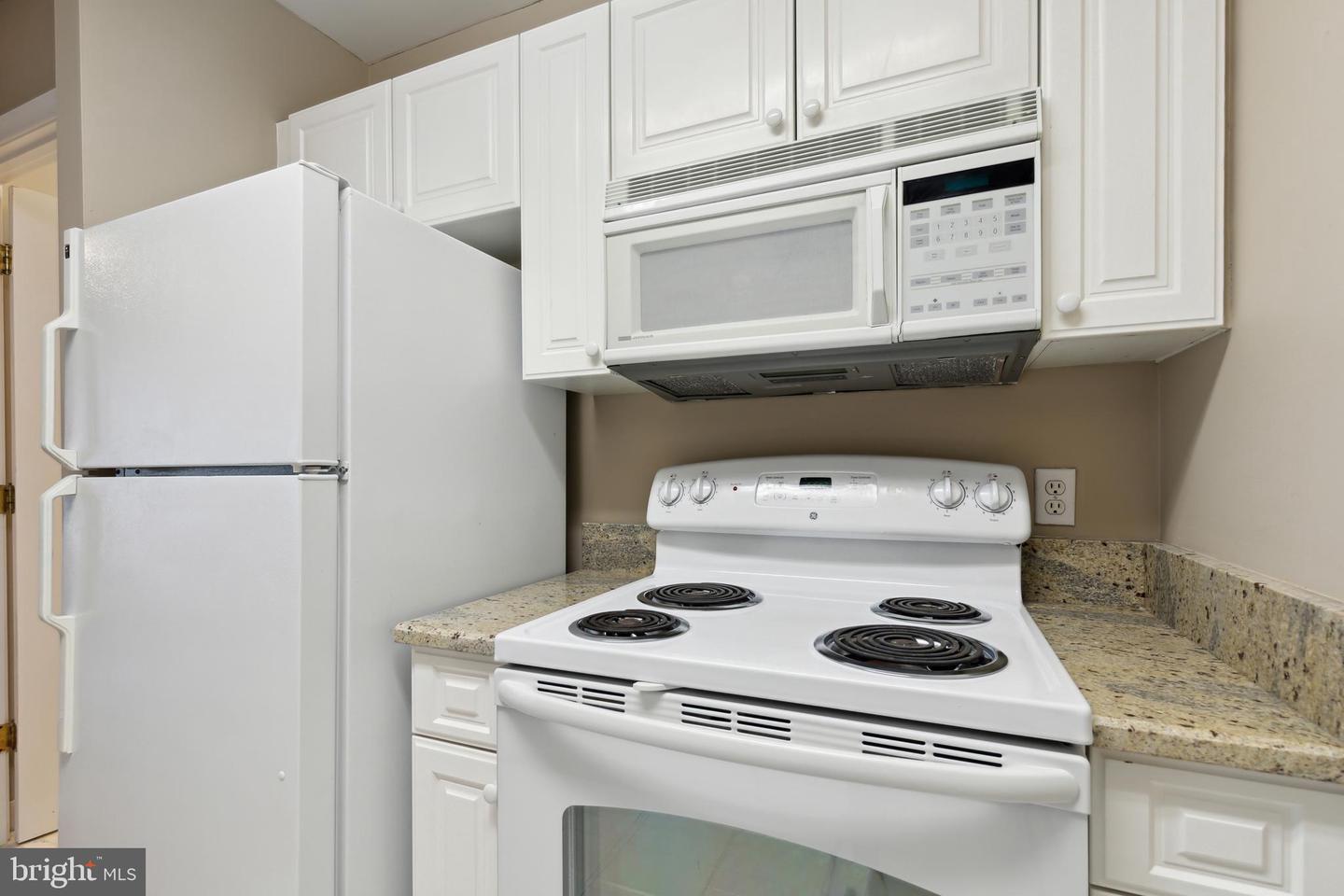100 Harborview Dr #307 Property Photo 19