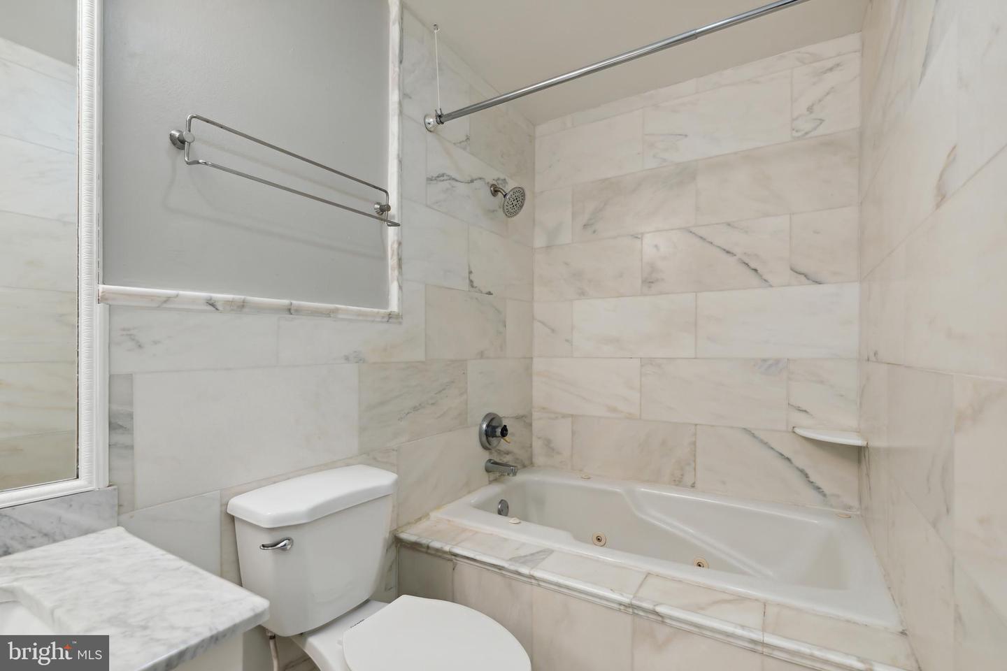 100 Harborview Dr #307 Property Photo 22