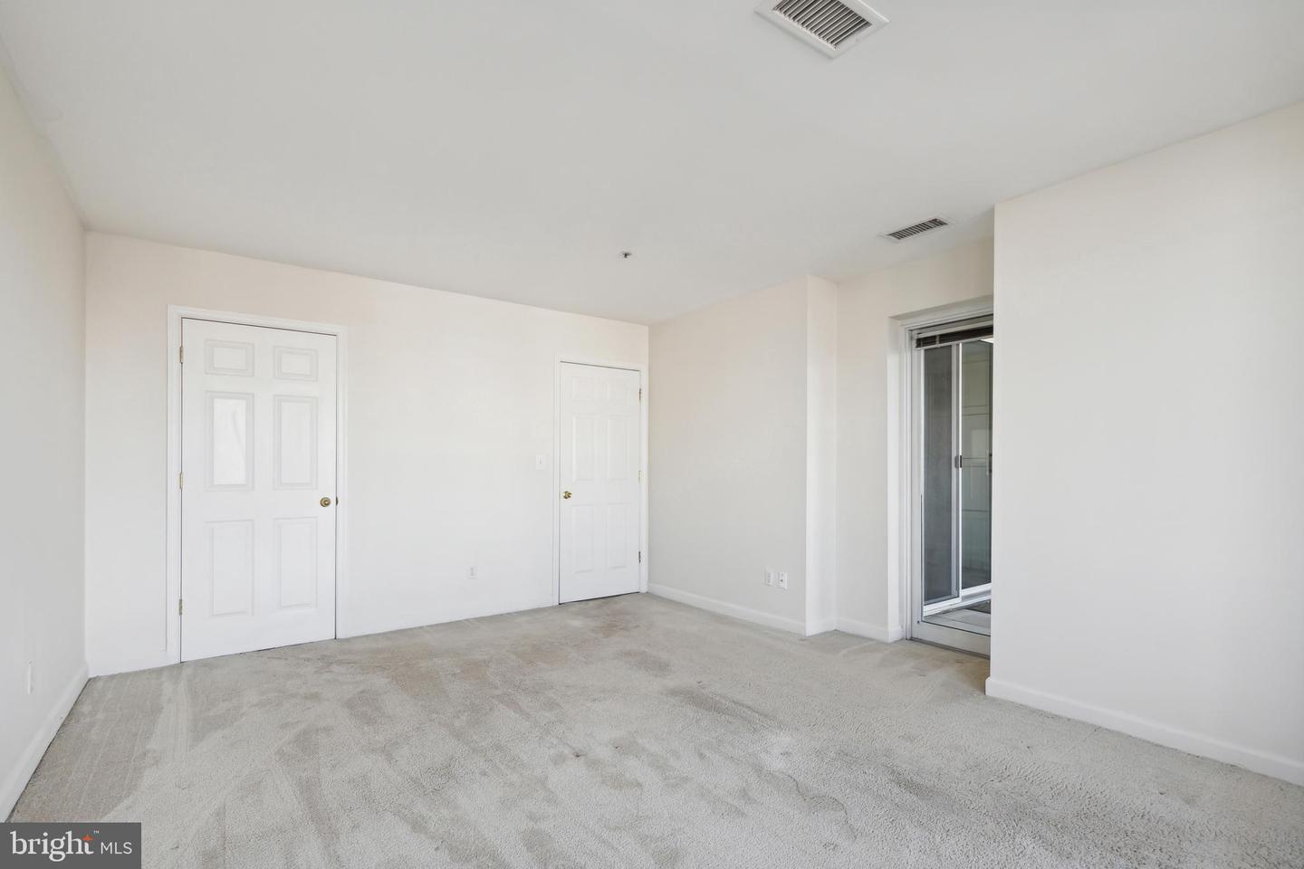 100 Harborview Dr #307 Property Photo 28