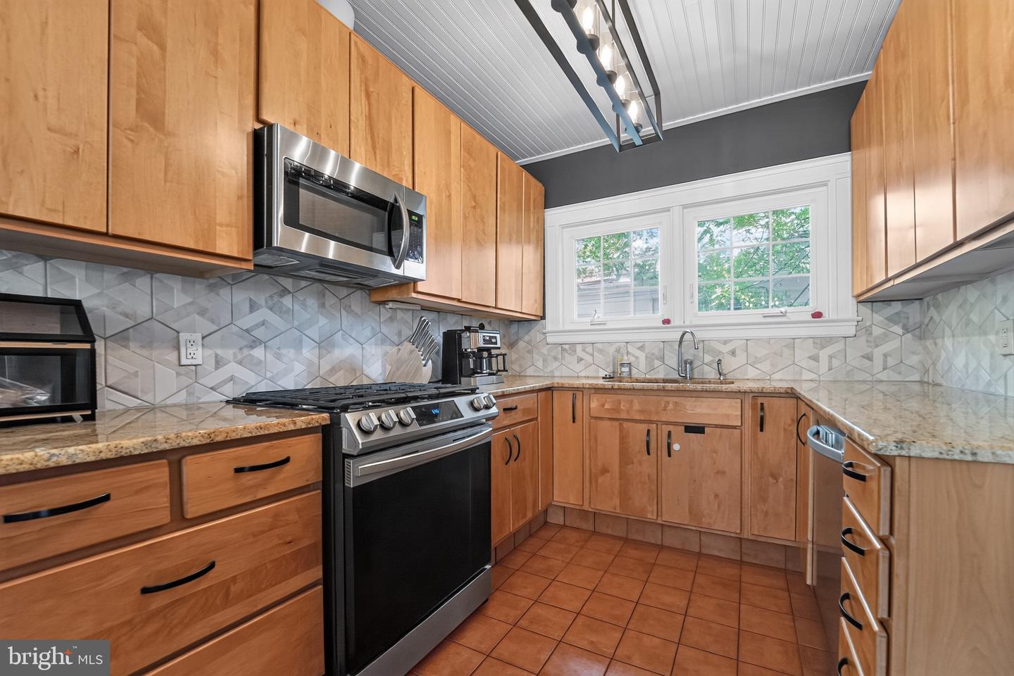 2411 Everton Rd Property Photo 10