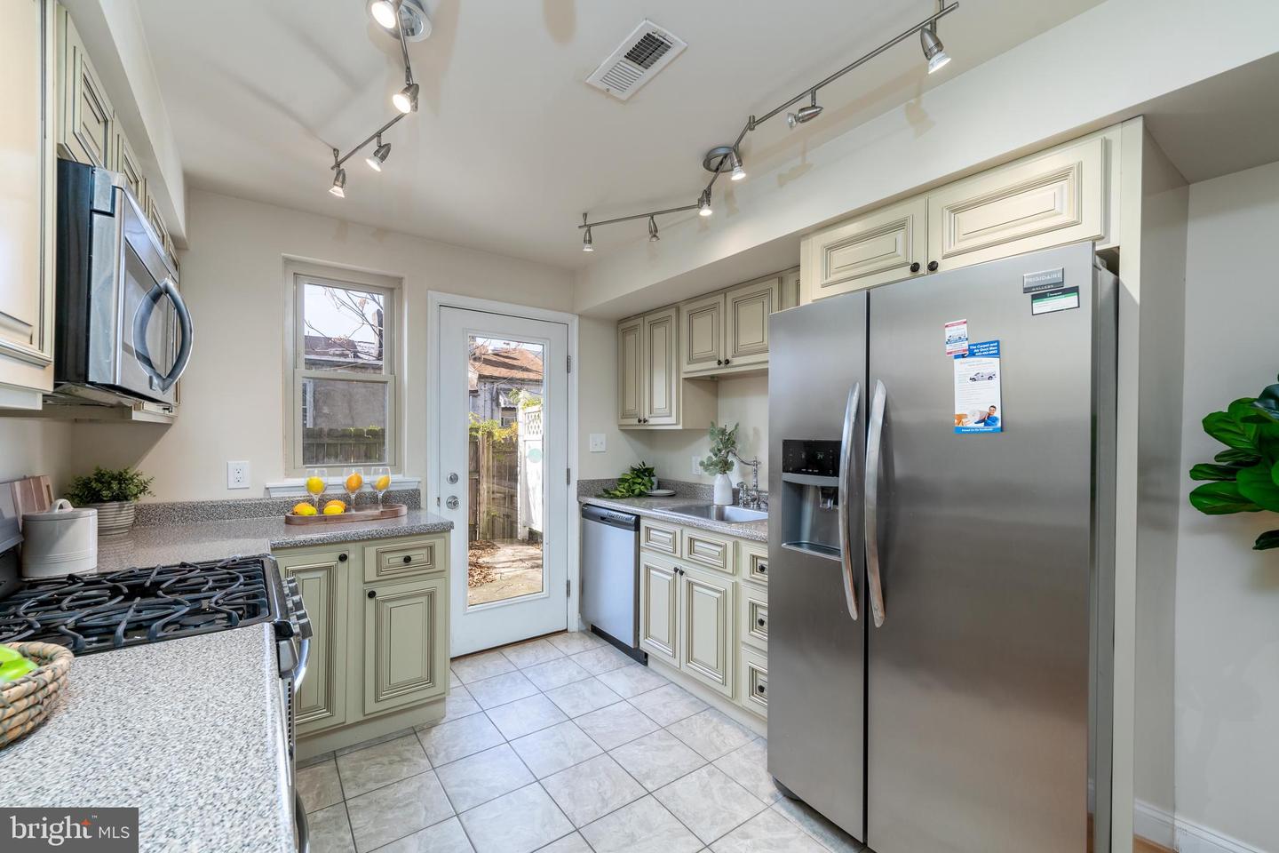 336 S Collington Ave S Property Photo 12