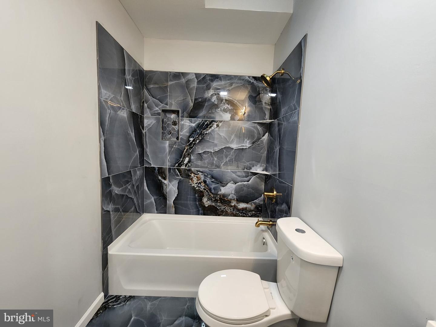 2314 Aiken St Property Photo 11