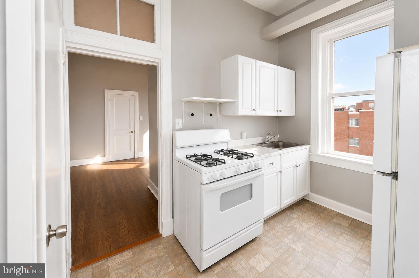 1801 Madison Ave Property Photo 4