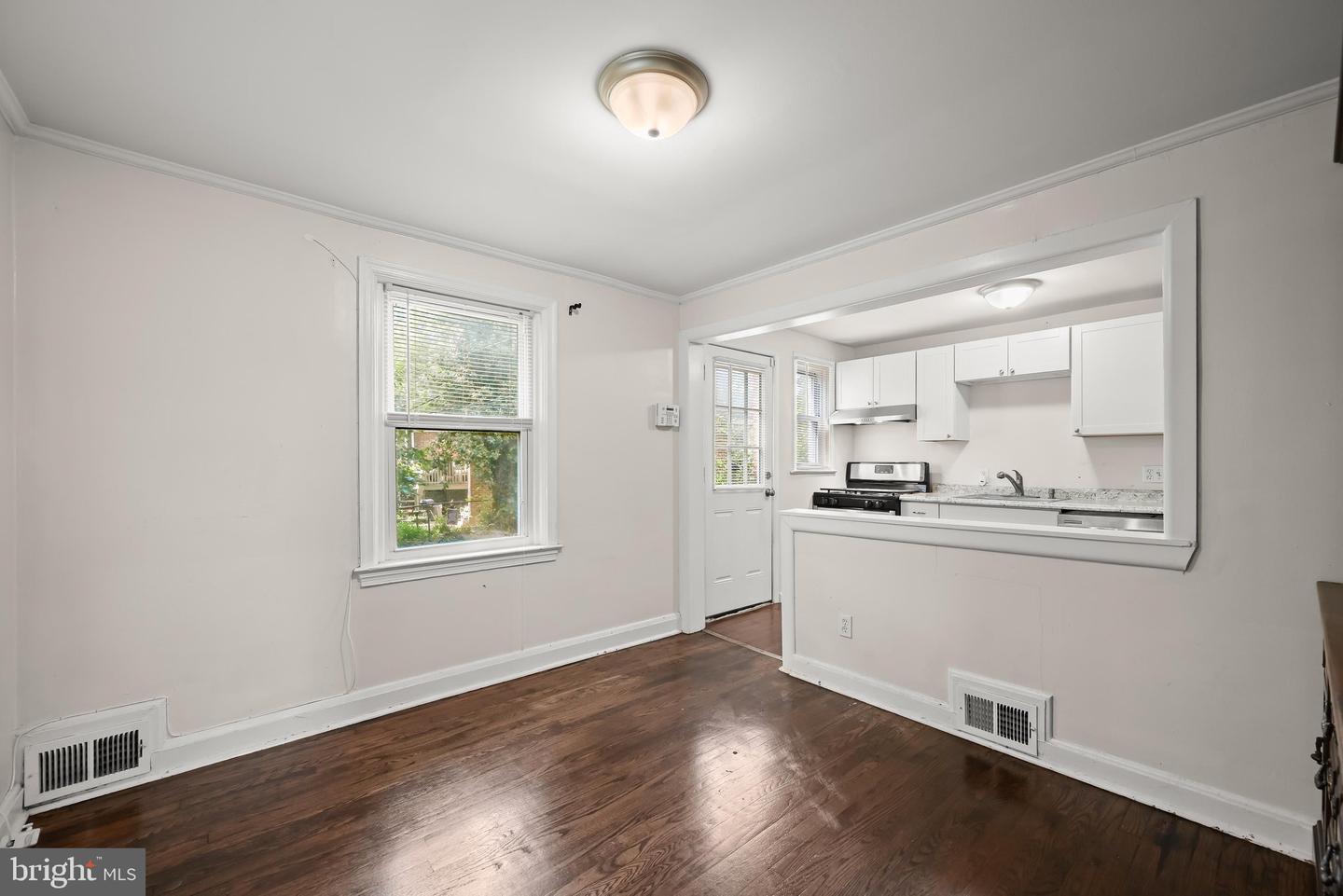 5104 Sunset Rd Property Photo 9