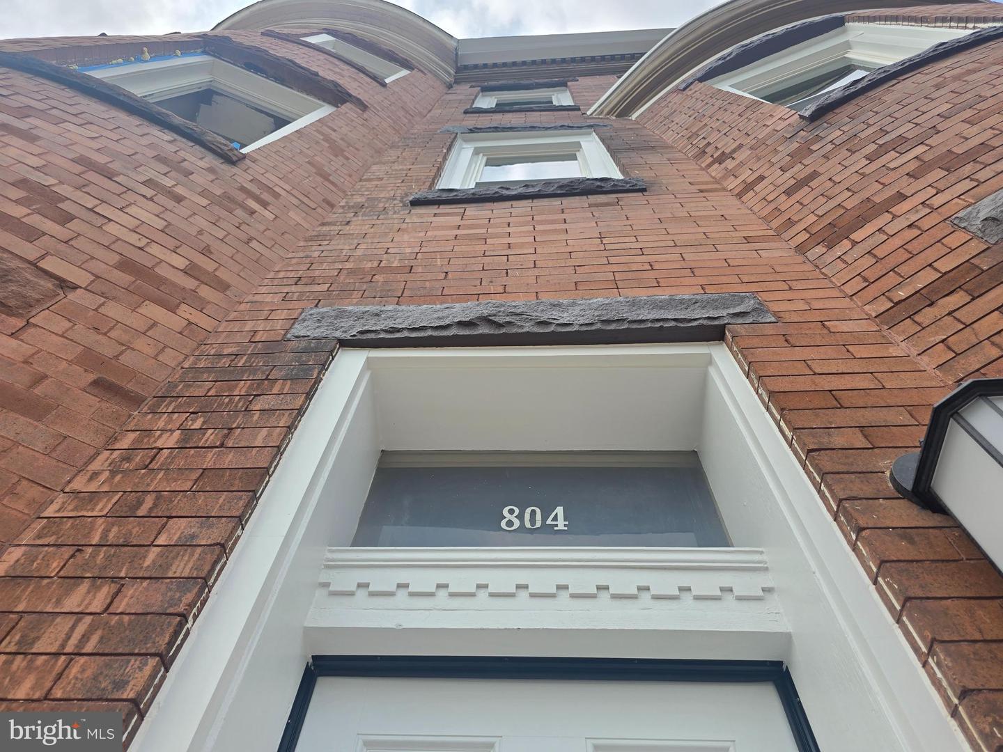 804 E North Ave Property Photo 3