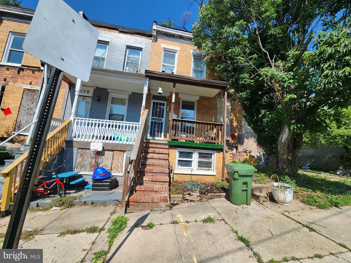 910 N Dukeland St Property Photo 1
