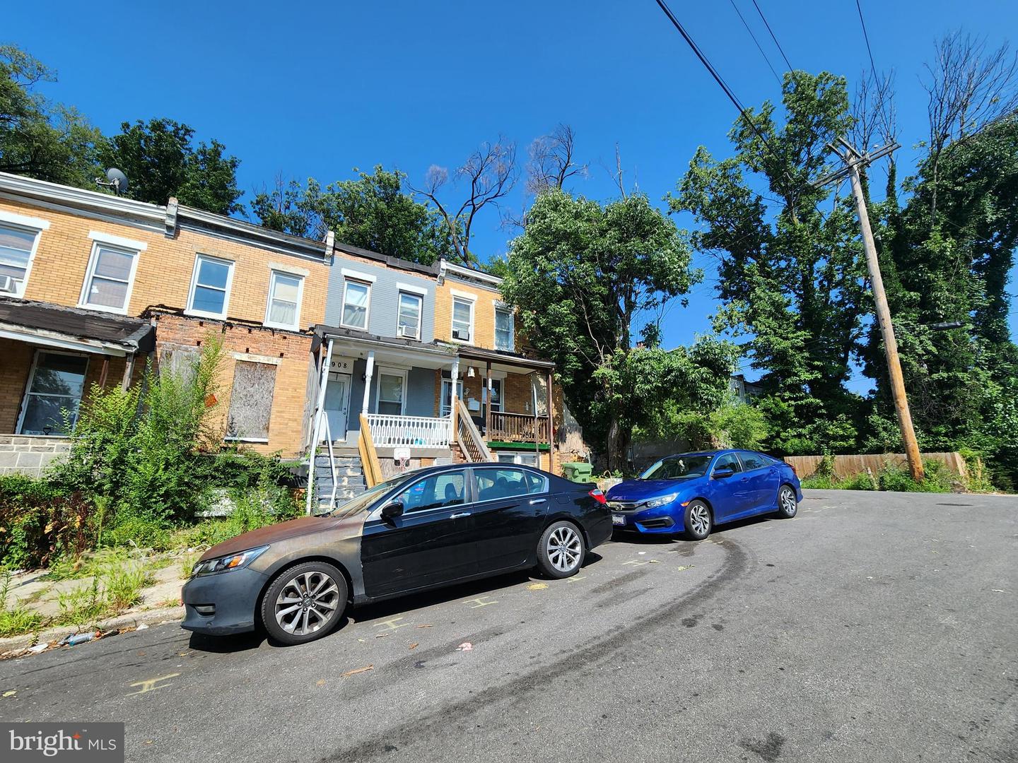 910 N Dukeland St Property Photo 3